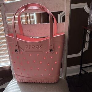 Crocs Medium size rubber tote rose pink
